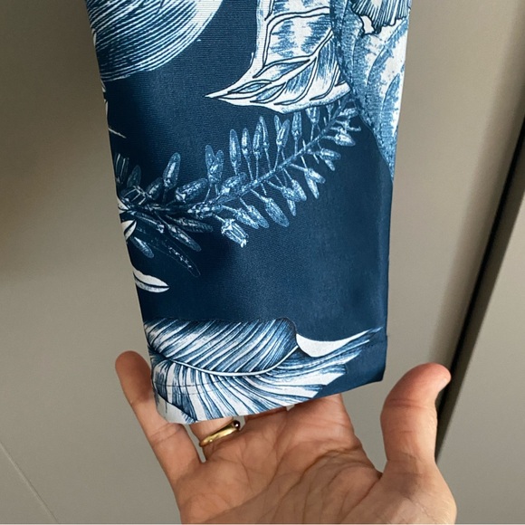 Maaji Women’s High-Waisted Floral Navy Leggings - Picture 11 of 15